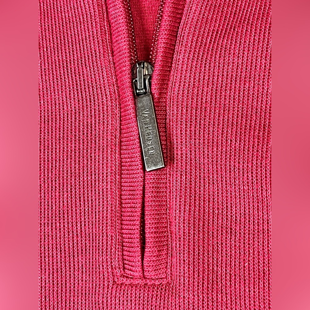 Van Heusen Men’s Medium Red 1/4 Zip Top. - Picture 6 of 10